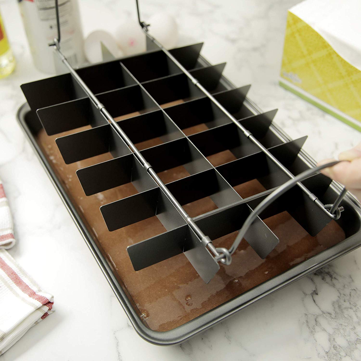 Elbee Home Brownie Baking Pan, Includes Brownie Divider For